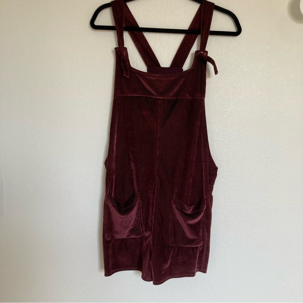 Love Riche Maroon Velvet Ribbed Overalls Romper Size Medium